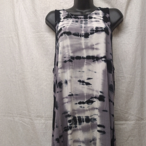 Mossimo Supply Co. Tops - Tie-dye tank top